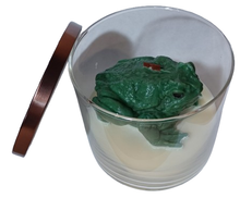 Load image into Gallery viewer, EDWIN AND EDWINA, CRACKLING WOOD WICK SOY CANDLE