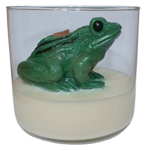 Load image into Gallery viewer, EDWINA AND EDWIN, CRACKLING WOOD WICK SOY CANDLE