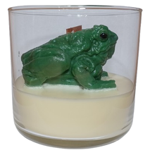 Load image into Gallery viewer, EDWIN AND EDWINA, CRACKLING WOOD WICK SOY CANDLE